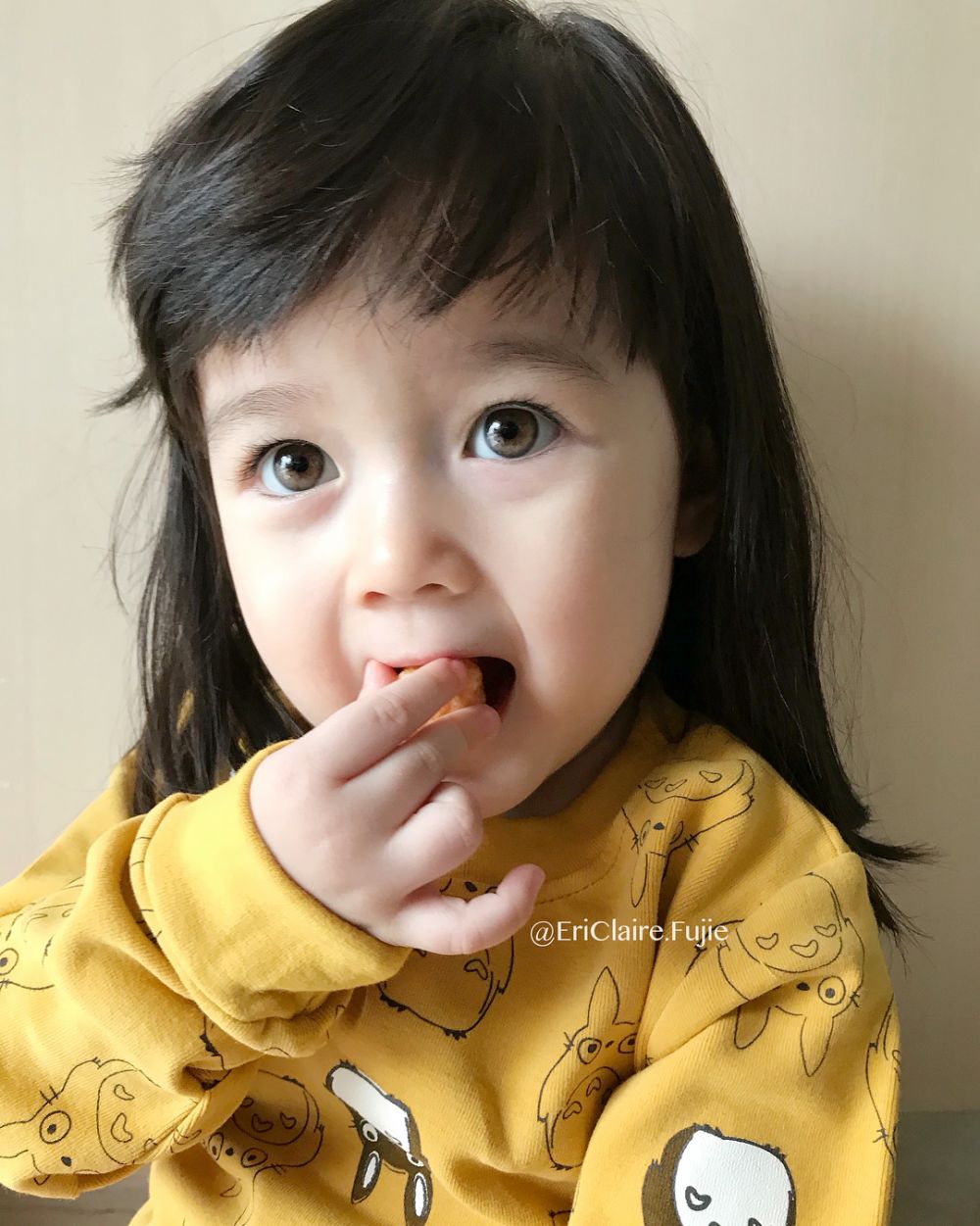 10 Potret Eri Fujie, balita yang bikin heboh karena keindahan matanya