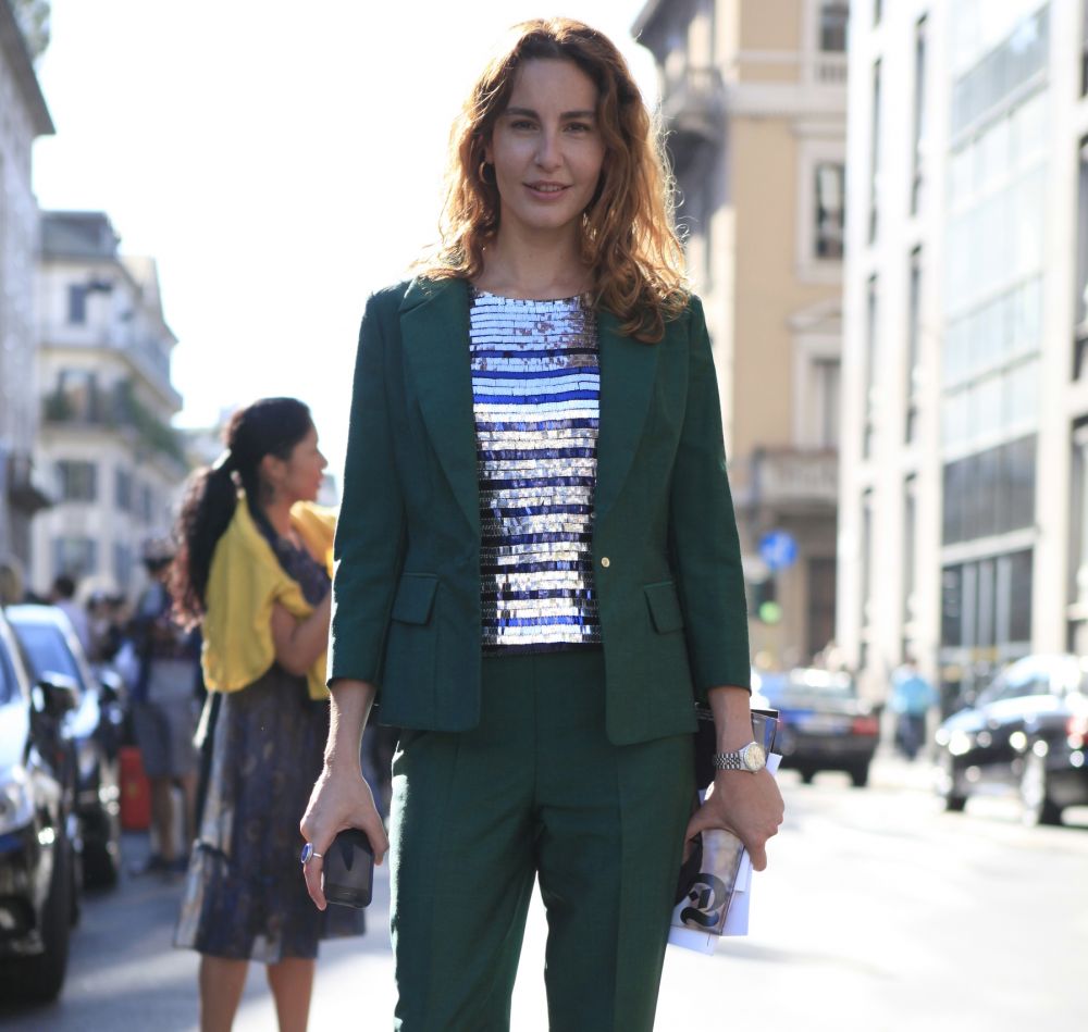 Mix and match 8 outfit sequins yang kini mulai ngetren kembali