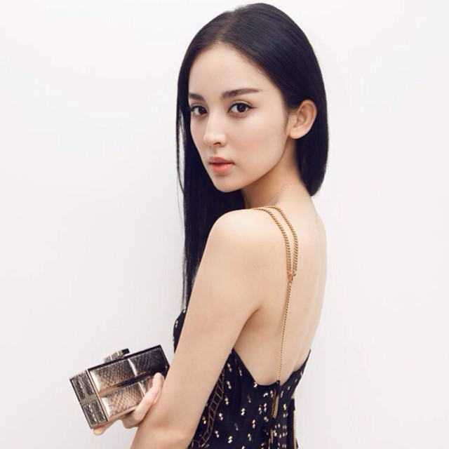 10 Pesona Guli Nazha, artis China-Turki disebut pacar Kris eks EXO