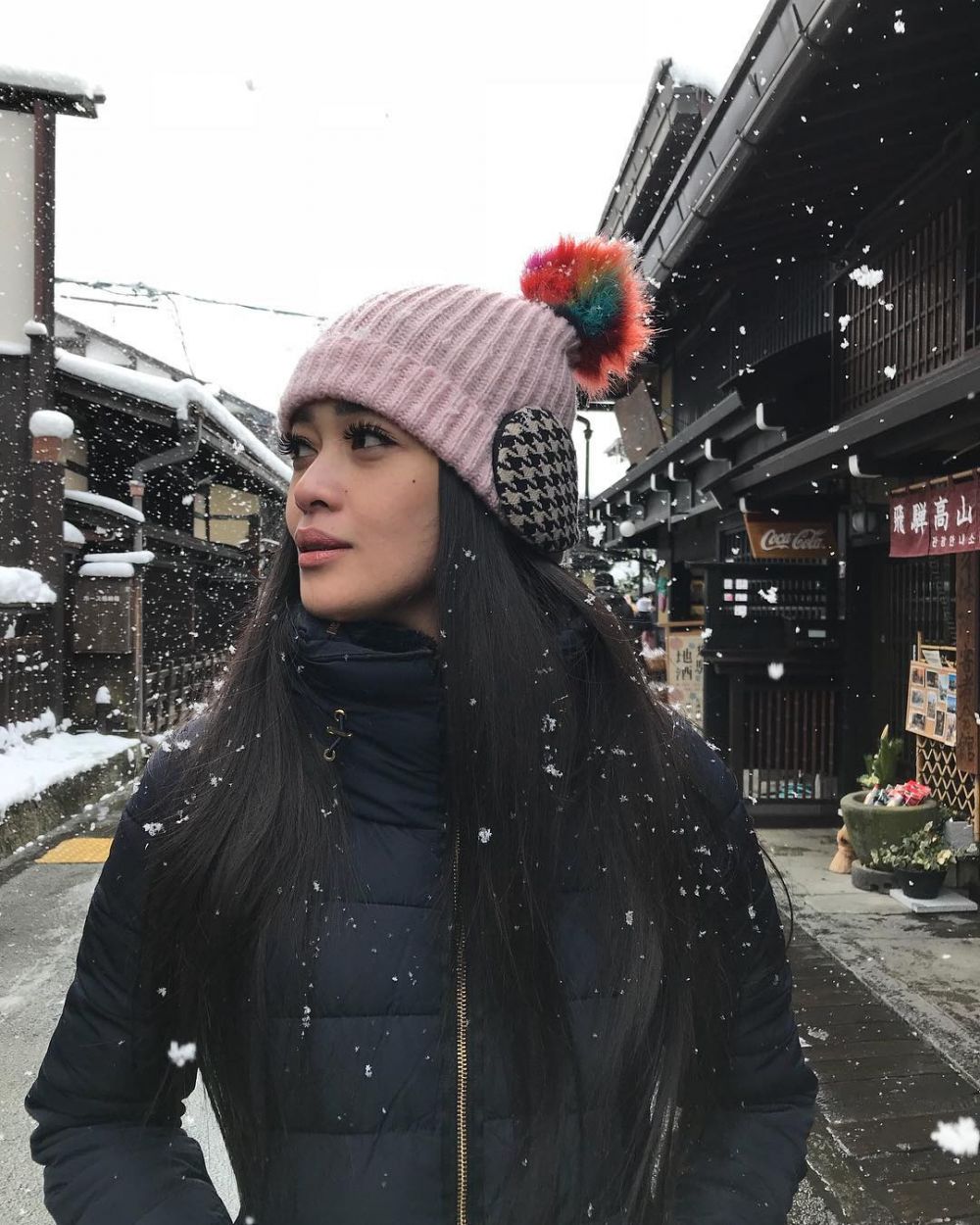 Sedang di ambang cerai, Gracia Indri asyik traveling ke luar negeri