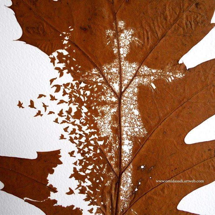 10 Karya seni ukiran daun ini bikin pangling, detailnya luar biasa