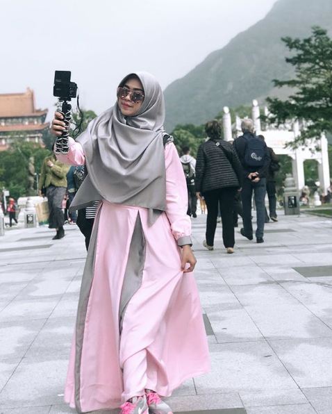 Tak melulu kocak, begini 10 gaya anggun Ria Ricis