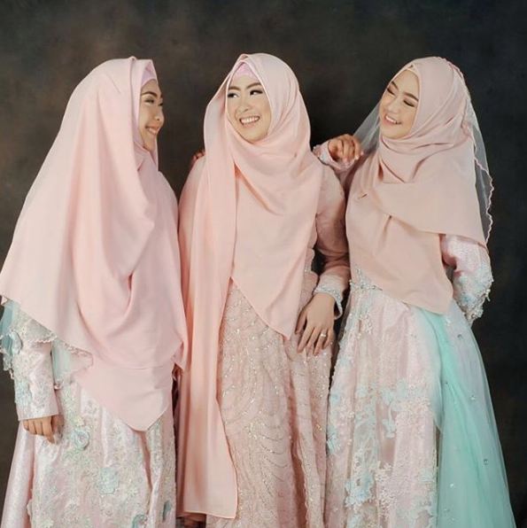 Tak melulu kocak, begini 10 gaya anggun Ria Ricis