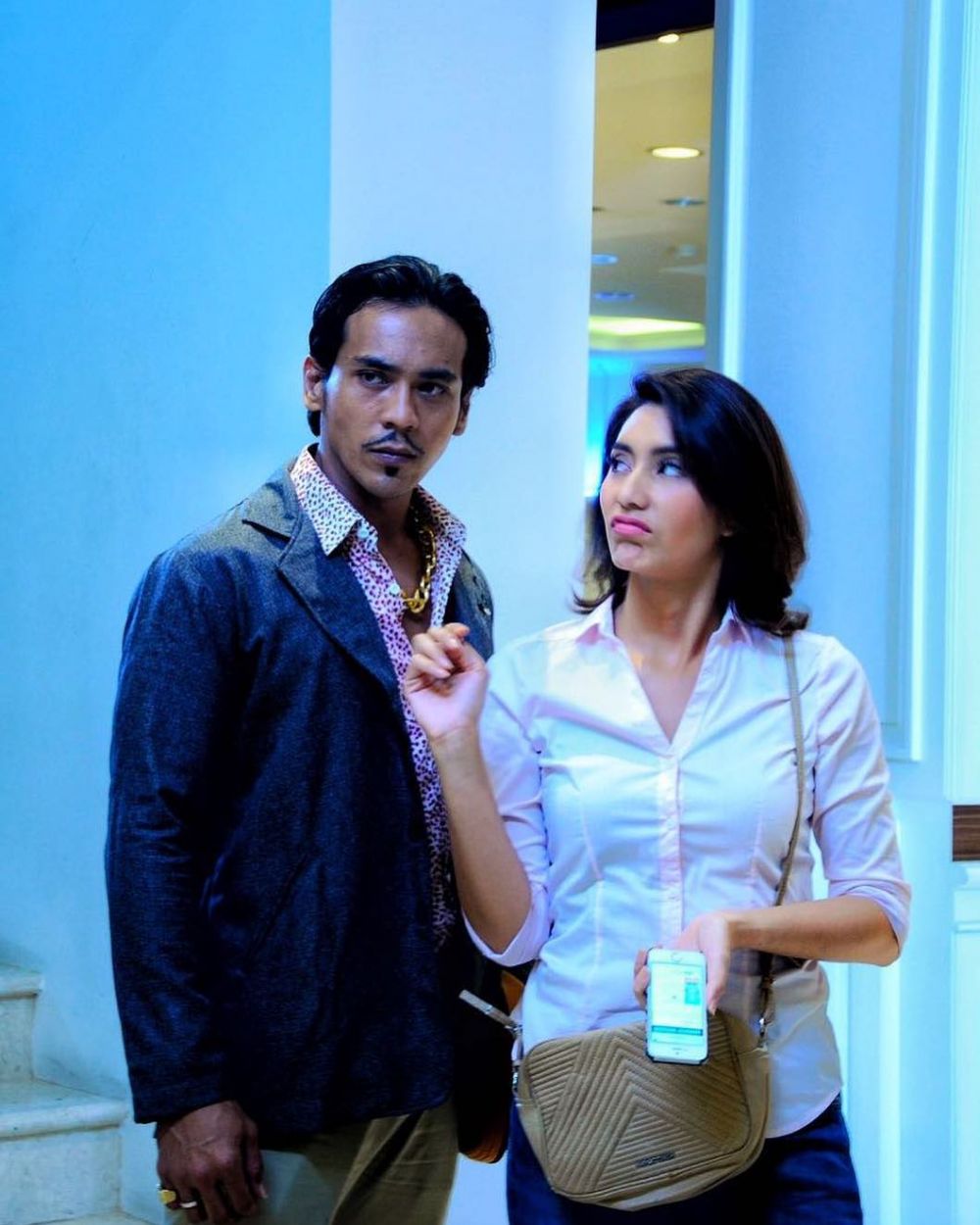 10 Gaya gagah Dian Sidik, aktor kerap berperan parlente & logat Jawa