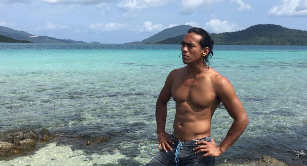 10 Gaya gagah Dian Sidik, aktor kerap berperan parlente & logat Jawa