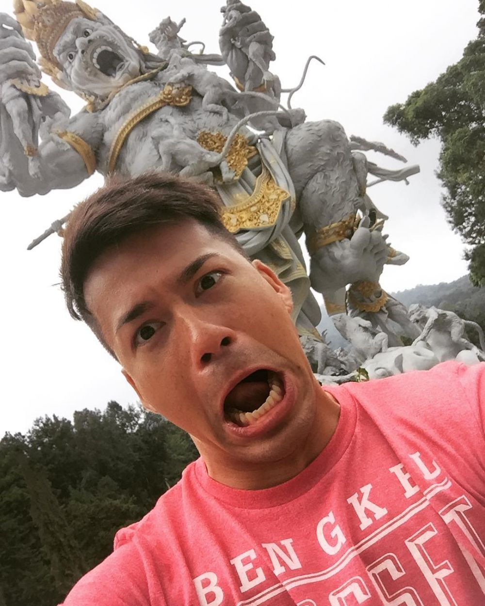 10 Pesona Joe Halim, adik Steve Emmanuel yang atletis & hot abis