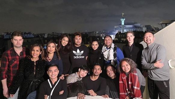 8 Potret keseruan ulang tahun Ivan Gunawan di Paris, pesta rendang nih