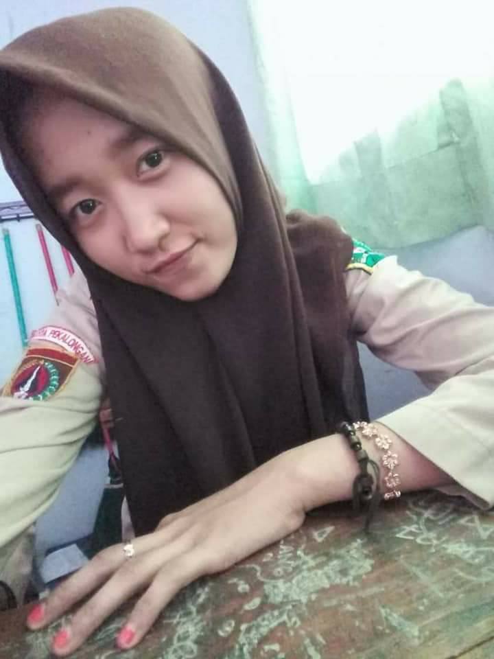 6 Pesona siswi cantik penjual jamu keliling, tak kenal gengsi