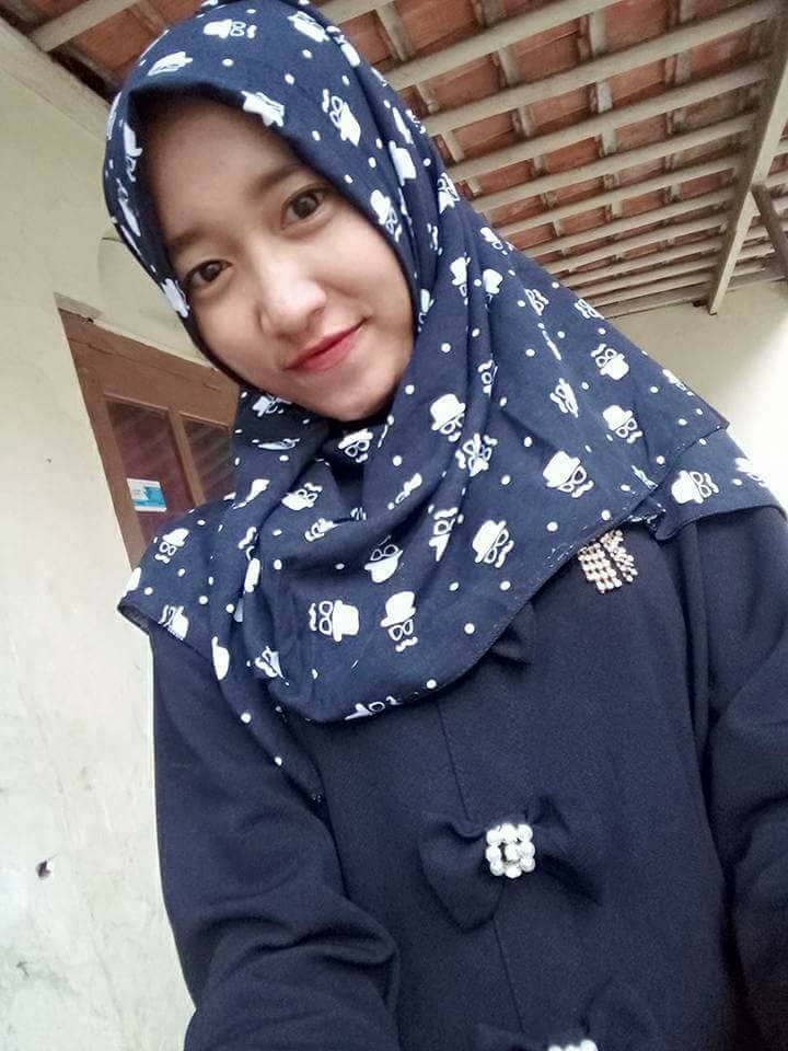 6 Pesona siswi cantik penjual jamu keliling, tak kenal gengsi