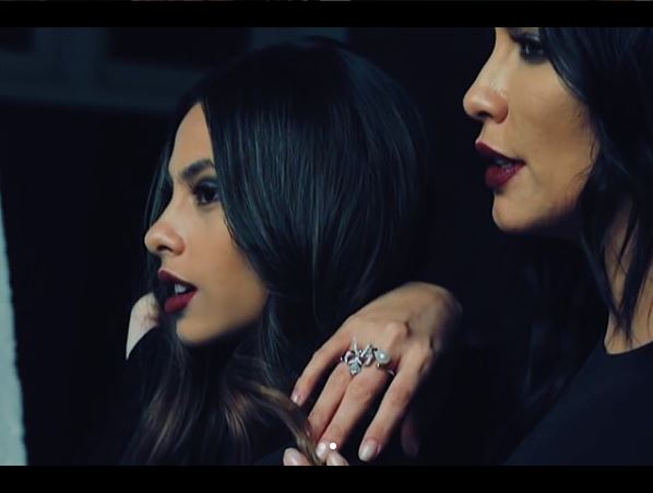 Bak kembaran, 8 bukti Valerie Thomas & Sophia Latjuba kelewat mirip