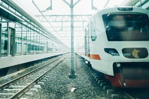 8 Foto kereta bandara yang baru diresmikan Jokowi, ini tarifnya