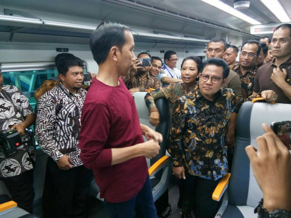 8 Foto kereta bandara yang baru diresmikan Jokowi, ini tarifnya