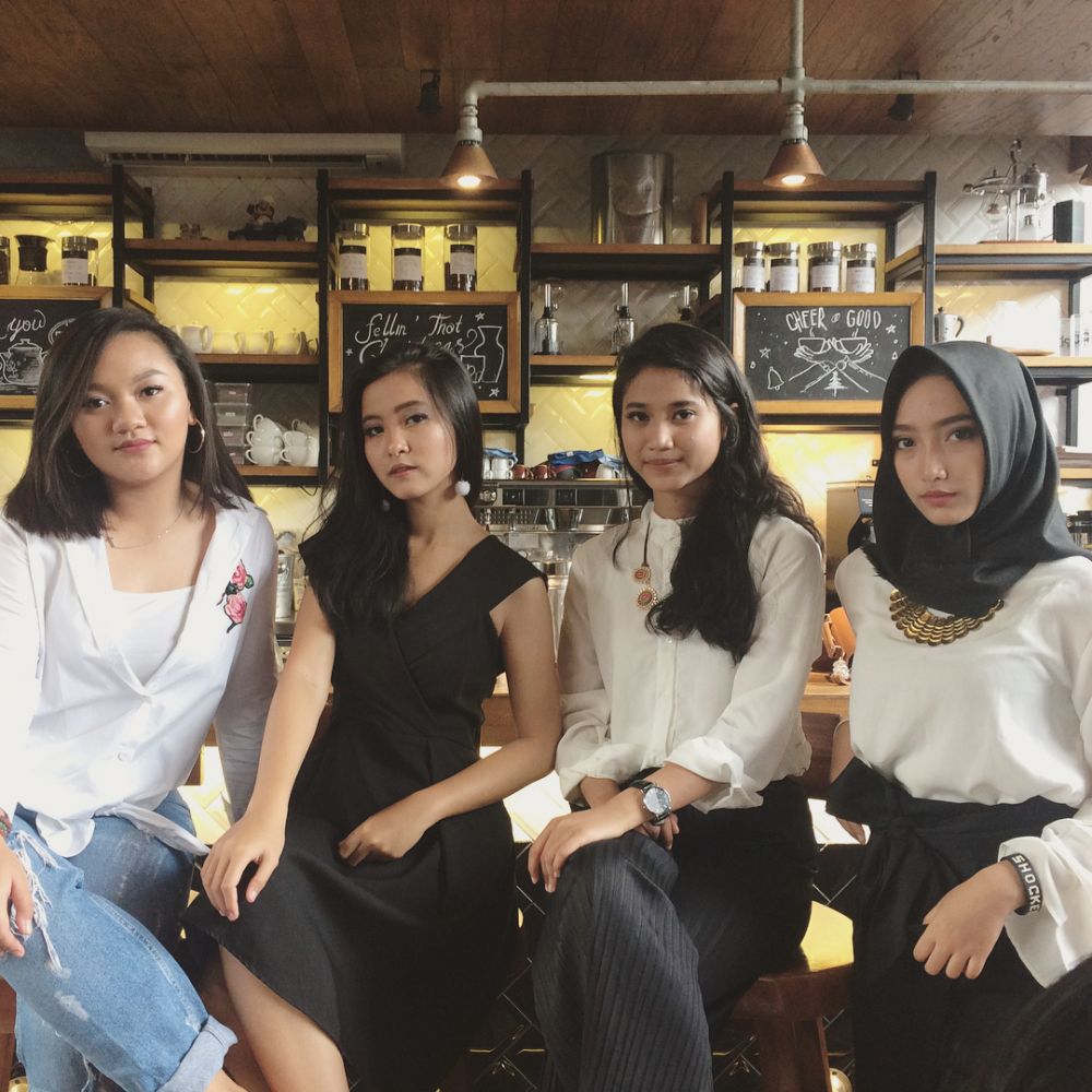 10 Pesona cantiknya Tania, keponakan Ari Lasso bersuara merdu