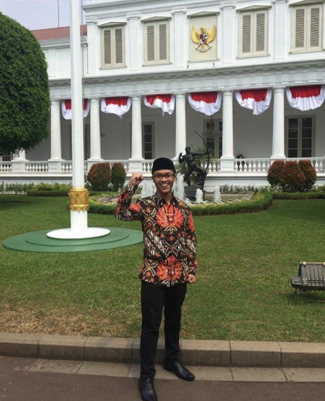 10 Potret Archie W, cucu B J Habibie yang jadi musisi & pegiat Alquran