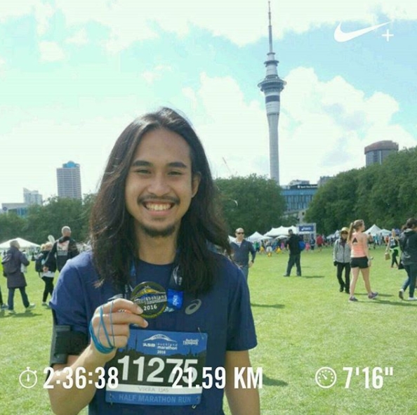 10 Potret Vikra Ijas, cowok macho pendiri web donasi Kitabisa