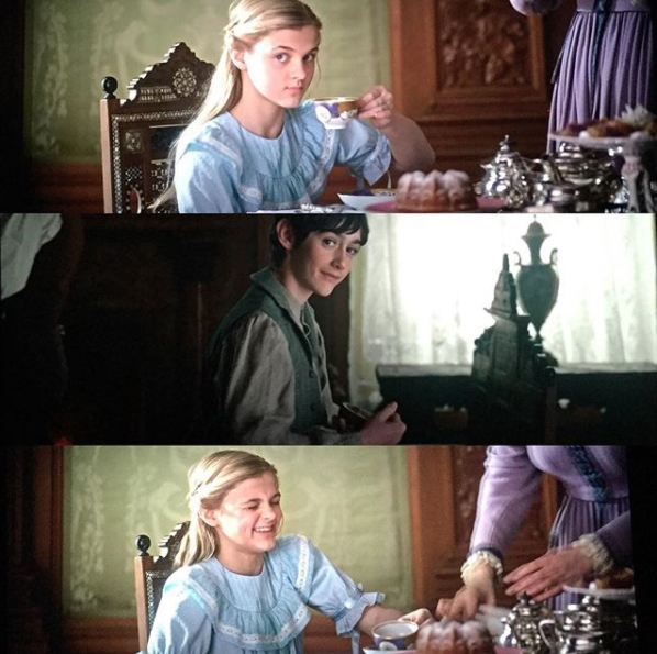 10 Pesona Skylar Dunn, pemeran Charity muda film The Greatest Showman