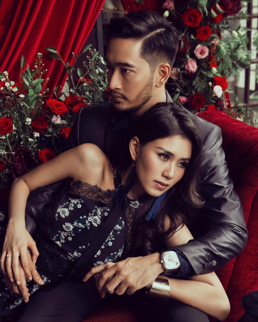 6 Seleb Tanah Air ini bakal segera menikah tahun 2018, duh senengnya