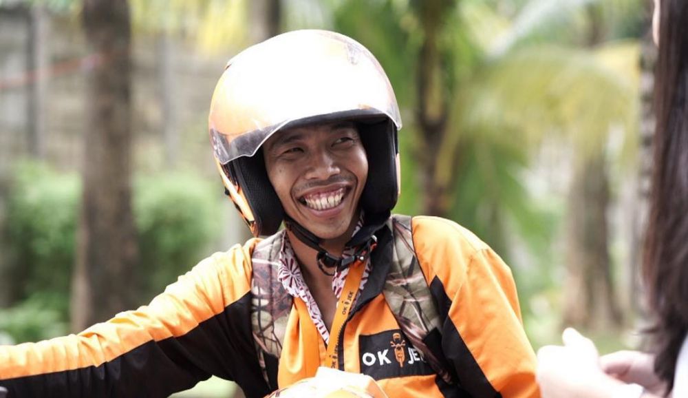 Perjuangan banget, 5 seleb ini pernah jadi tukang cuci sebelum tenar