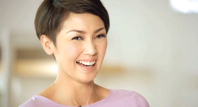 Unggah foto berhijab,ini 10 transformasi Fenita Arie sejak awal karier