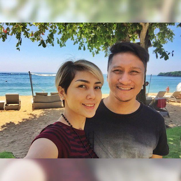 Unggah foto berhijab,ini 10 transformasi Fenita Arie sejak awal karier