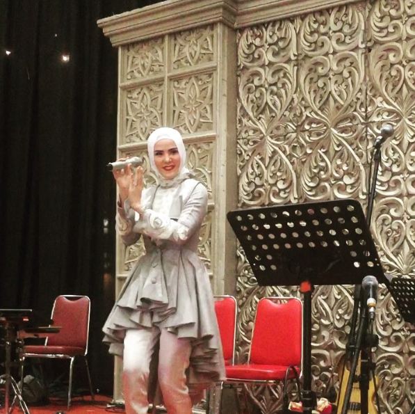 12 Potret transformasi Angel Lelga, dari seksi sampai kini berhijab