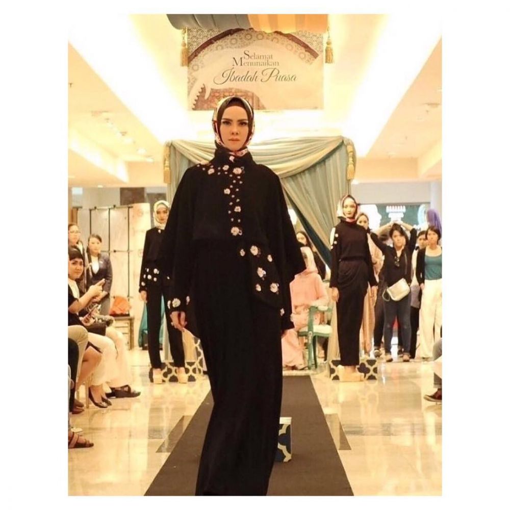 12 Potret transformasi Angel Lelga, dari seksi sampai kini berhijab