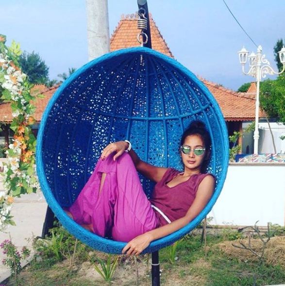 10 Potret cantiknya istri ke-2 Andy /rif yang jarang tampil di media