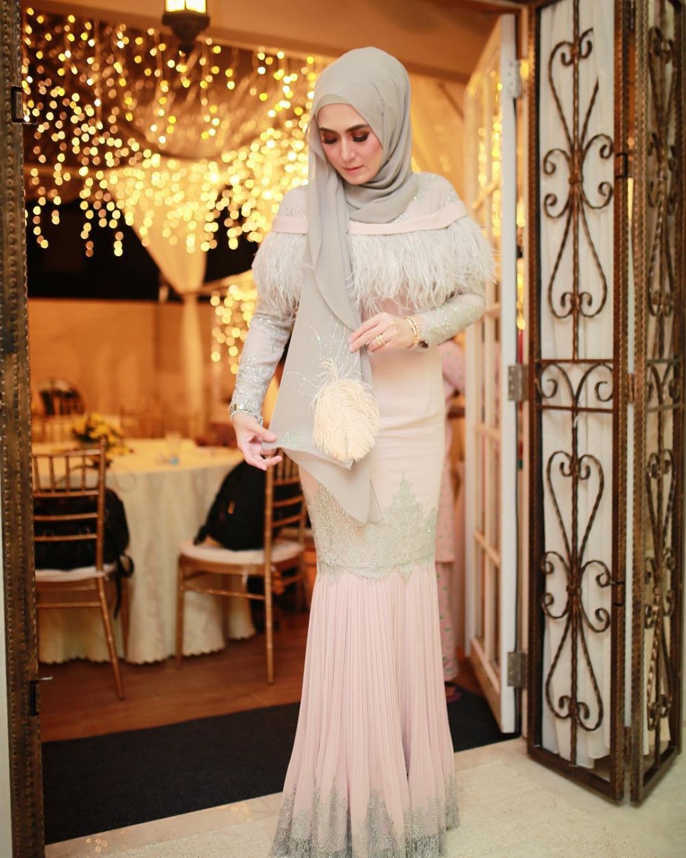 10 Gaya glamor Vie Shantie, sosialita hijaber sahabat karib Syahrini