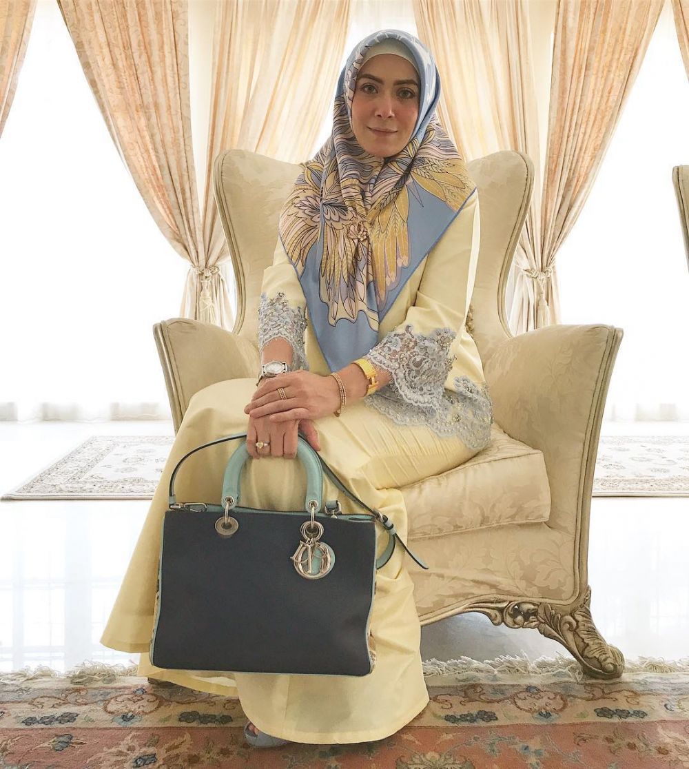 10 Gaya glamor Vie Shantie, sosialita hijaber sahabat karib Syahrini