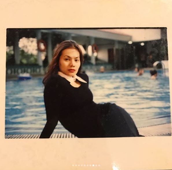 7 Potret lawas ini bukti Sarita tak pernah lepas dari lipstik merah