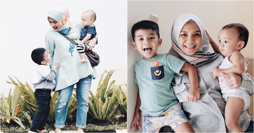 Asuh anak tanpa baby sitter, ini 10 foto Enno Lerian dan 4 anaknya