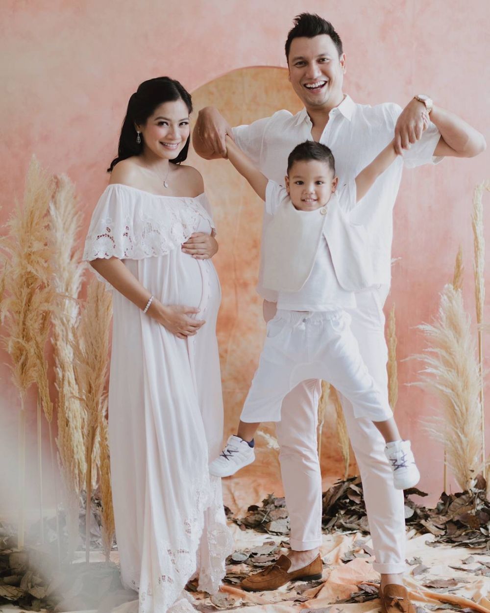 5 Pasangan seleb ini menikah setelah sempat putus nyambung