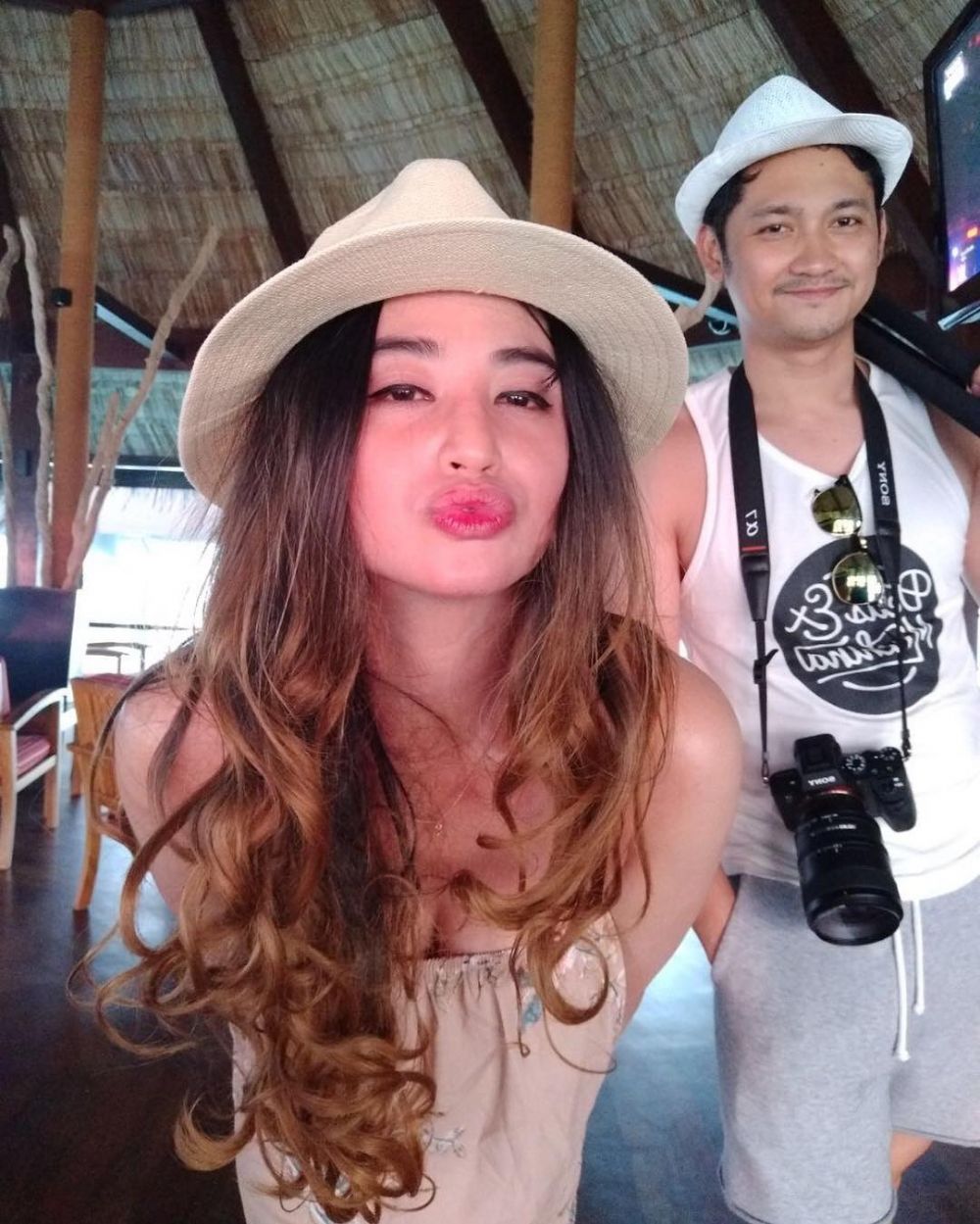 10 Momen Dewi Perssik pamer kemesraan dengan suami, bikin ngiri