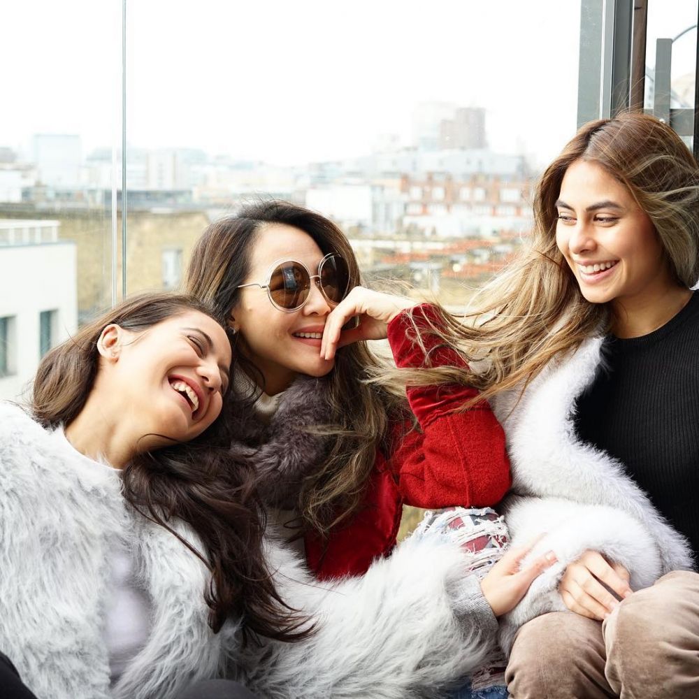 10 Gaya Pevita Pearce & Valerie Thomas, bak pinang dibelah dua