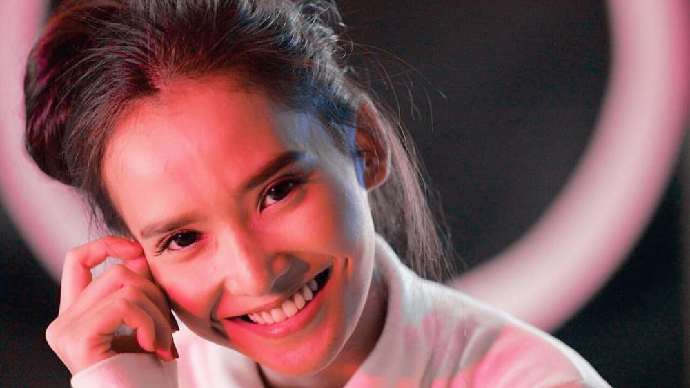 10 Pesona Adila Fitri, rapper cantik yang juga jago akting