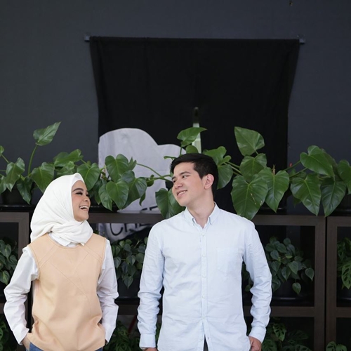 Muka imut sudah punya anak, begini 10 kemesraan Haykal Kamil & Tantri