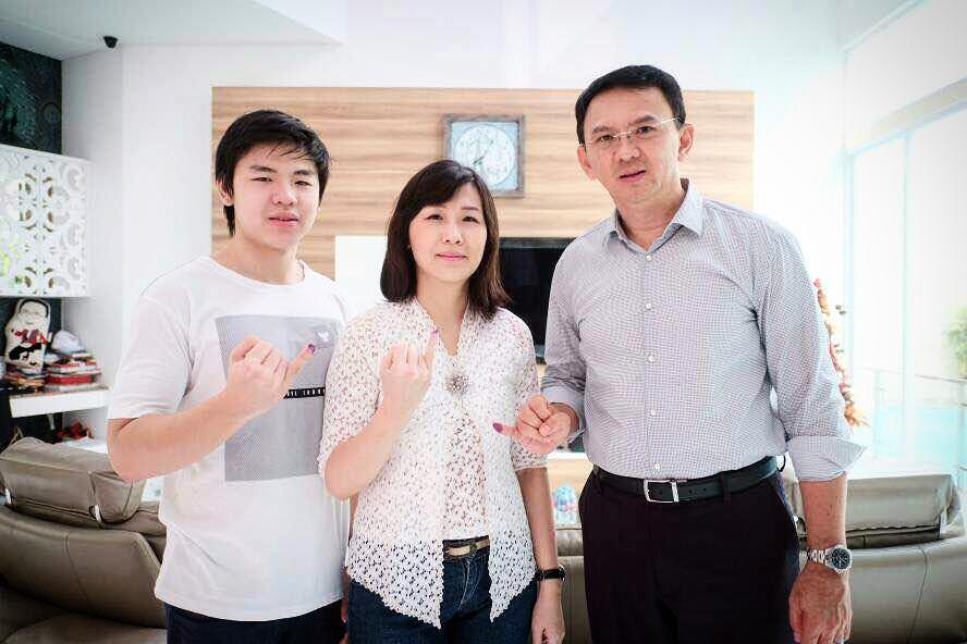 4 Kisah romantis dalam perjalanan cinta Ahok dan Veronica Tan