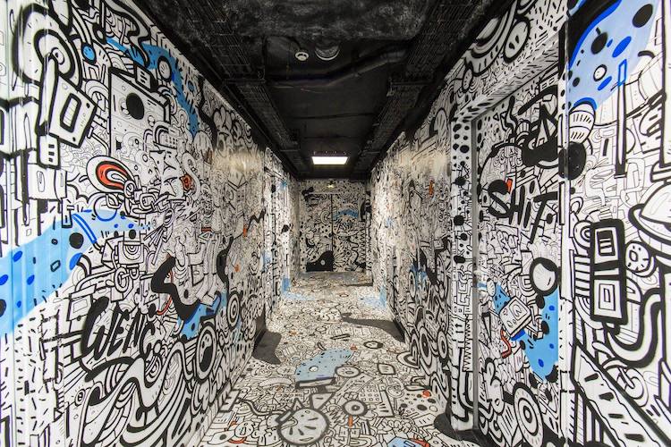 10 Karya grafiti di lorong asrama mahasiswa ini kerennya bikin takjub