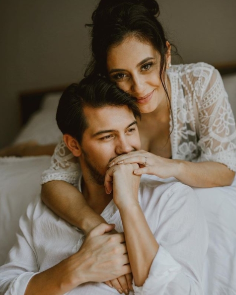 Hamil bayi kembar, ini 7 foto maternity Marissa Nasution bareng suami