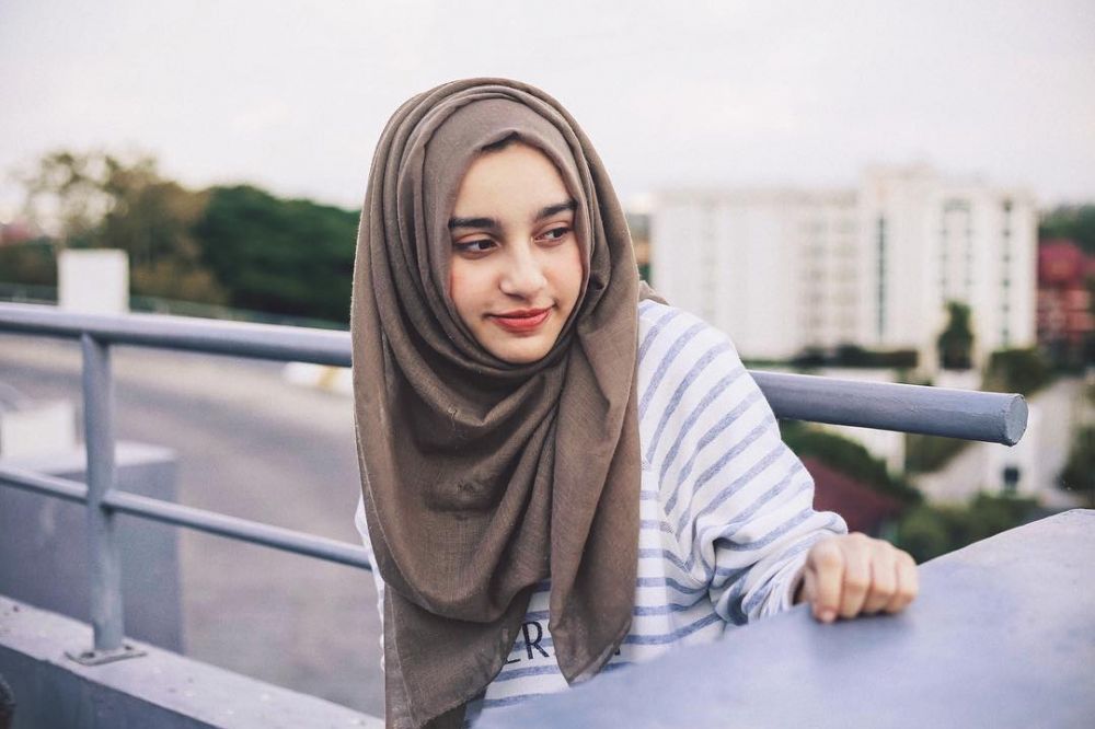 11 Pesona Mirror bersaudara, selebgram berhijab yang bikin adem hati