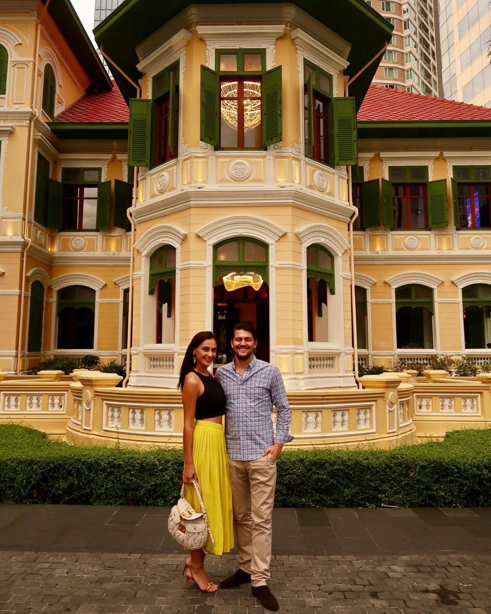 Jarang terekspos, ini 10 momen romantis Marissa Nasution & suaminya