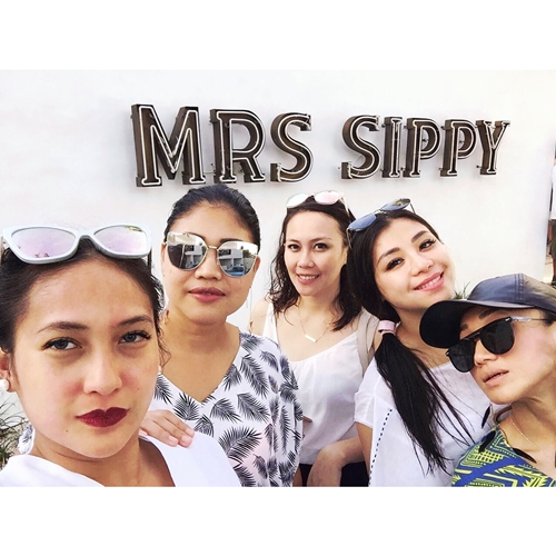 10 Pesona Chaca, istri presenter Choky Sitohang yang elegan & berkelas