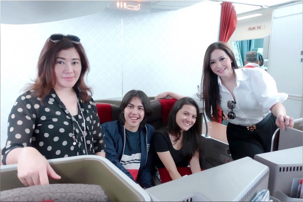 Pasangan LDR lintas negara, ini 10 gaya pacaran El Rumi & Marsha Aruan