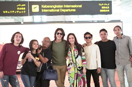 Pasangan LDR lintas negara, ini 10 gaya pacaran El Rumi & Marsha Aruan