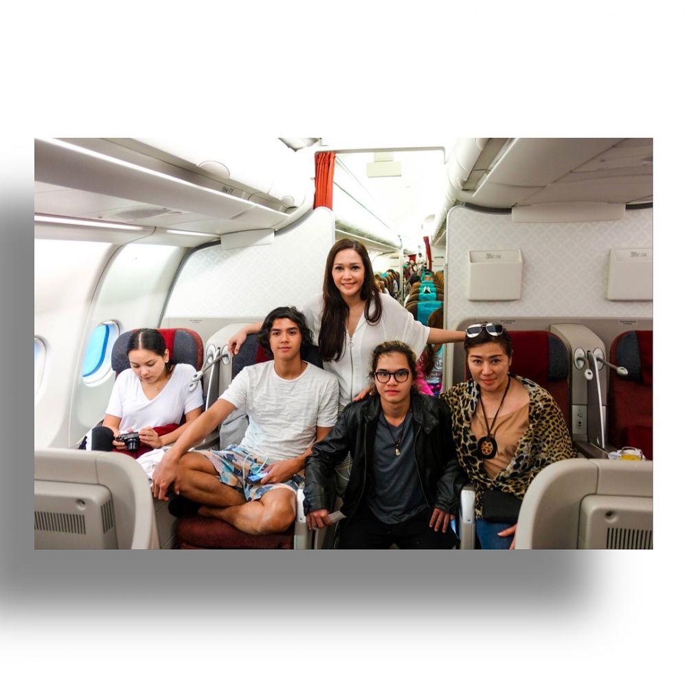 7 Momen saat Al dan El pamer kemesraan bareng pacar ke Maia