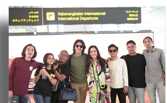 7 Momen saat Al dan El pamer kemesraan bareng pacar ke Maia