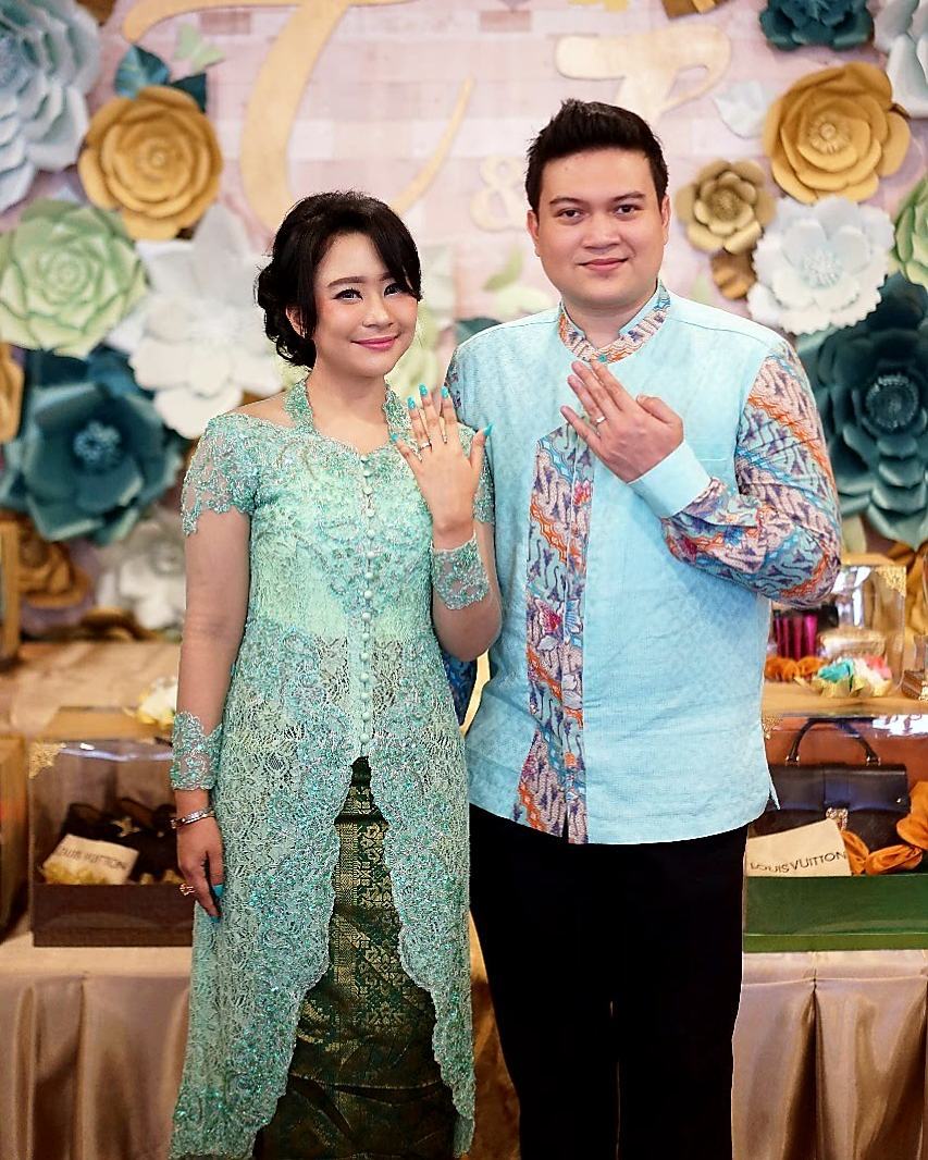 Resmi tunangan, ini 10 potret bahagia Chikita Meidy dan Indra Adhitya