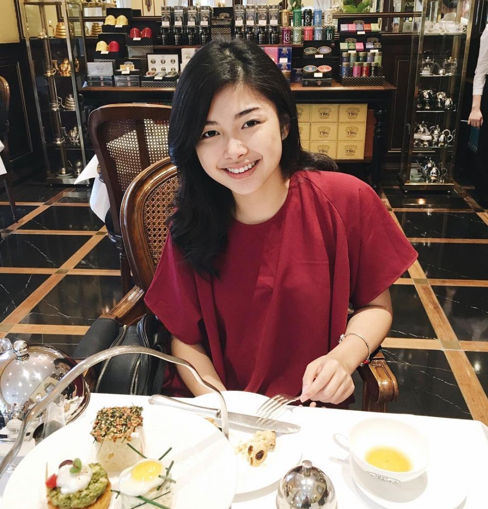 10 Pesona Elisa Jonathan, calon menantu Ahok yang manisnya kebangetan