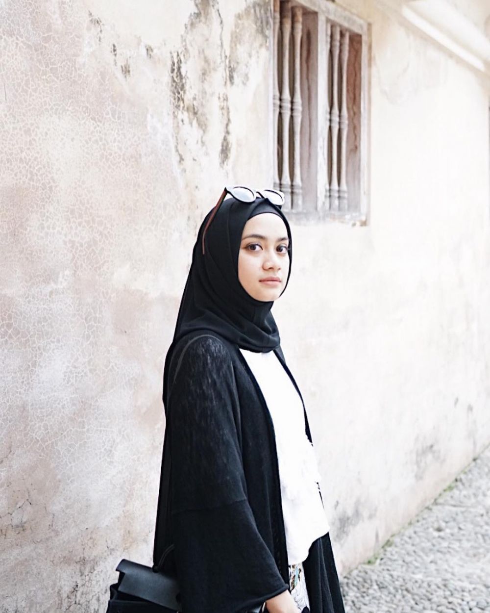 6 Seleb cantik ini mengaku tak suka pakai makeup, tampil natural