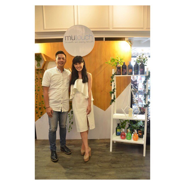 Cinta dari musala, ini 10 momen kebersamaan Ardina Rasti dan pacarnya